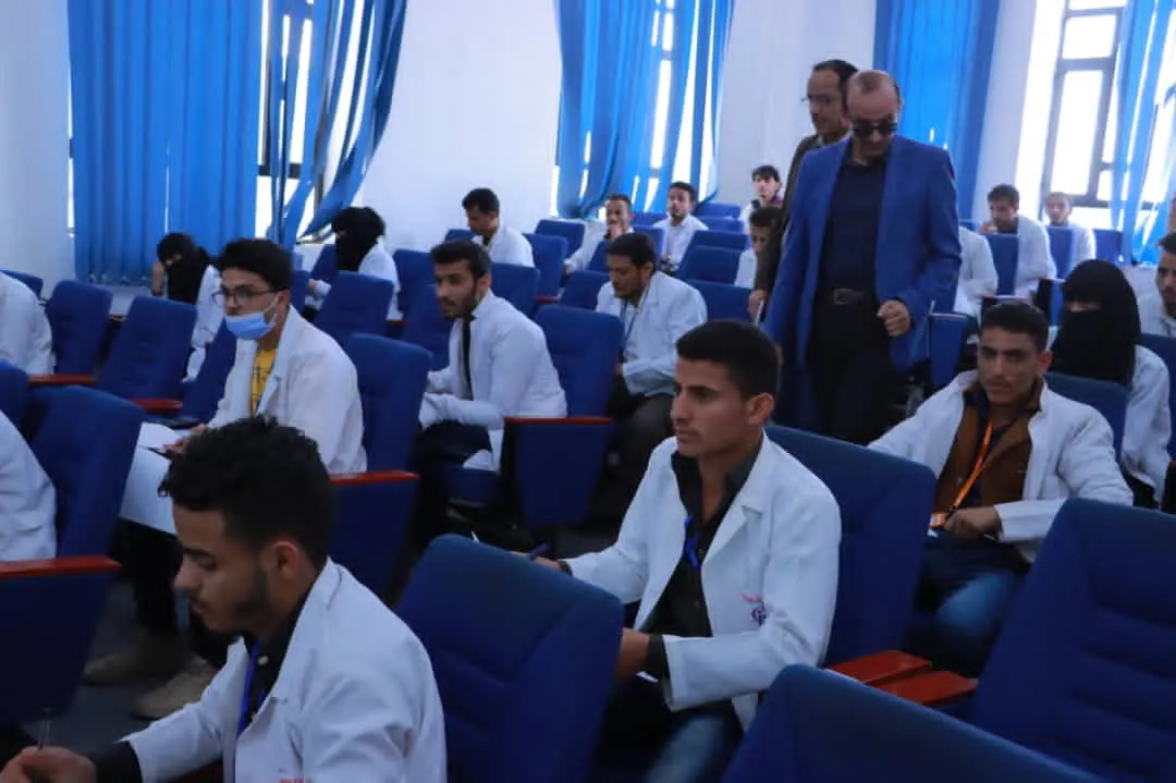 جامعة جينيس تدشن امتحانات الفصل الدراسي الاول   دشنت قيادة جامعة جينيس للعلوم وا...