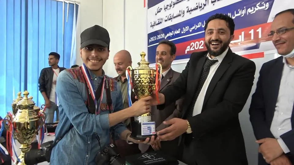 تكريم المبرزين في الانشطة واوائل الاقسام في الفصل الدراسي الاول   أحتفت#جامعة_جي...