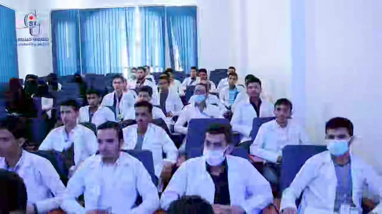 سجل الآن في كلية طب الأسنان تخصص طب وجراحة الفم والأسنان لمزيد من المعلومات : ht...